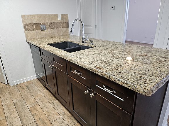 5th image of 4313 N 19th Ave #117