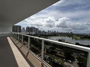 3731 N Country Club Dr, Aventura, FL 33180