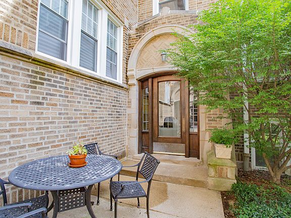3rd image of 719 Reba Pl APT 2N