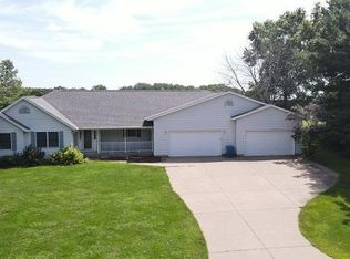 6227 114th St, Blue Grass, IA 52726