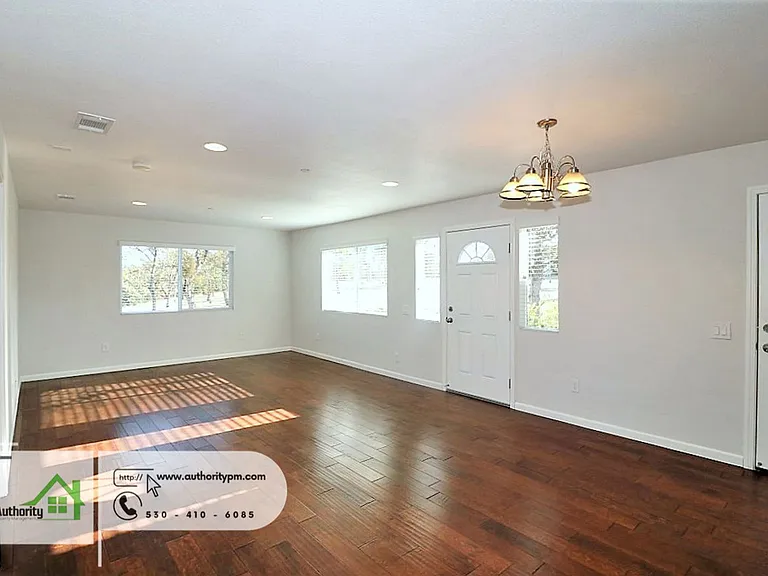 19757 Brokeoff Mountain Pl #B — Photo 10