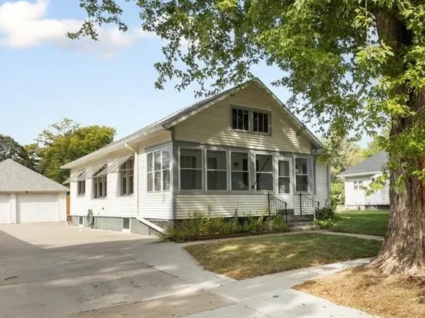 805 Lincolnway St, Woodbine, IA 51579