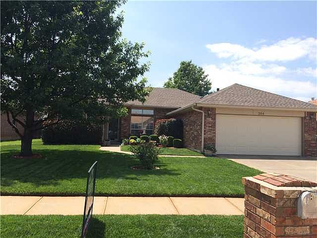 1st image of 204 Eastview Dr