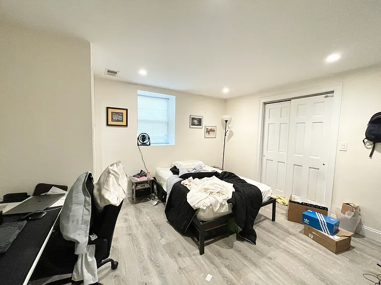 21 Iroquois St #1L — Photo 10
