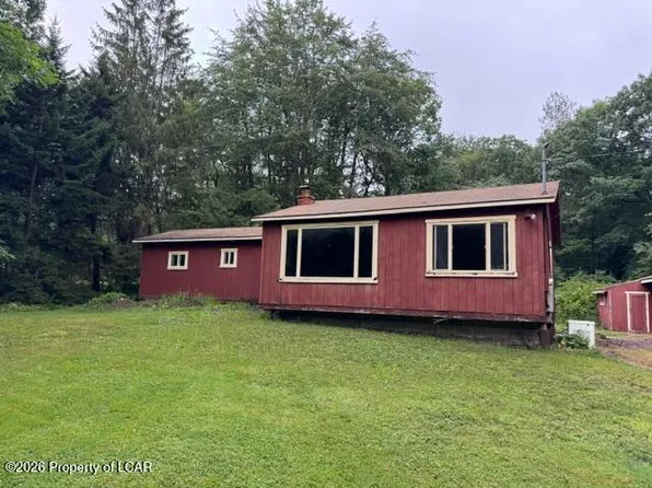 1303 Meadow Run Rd, Wilkes Barre, PA 18702