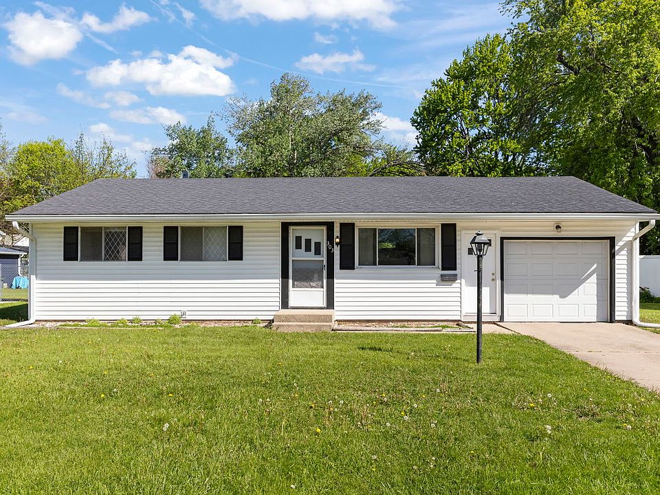1st image of 303 E Edgelawn Dr