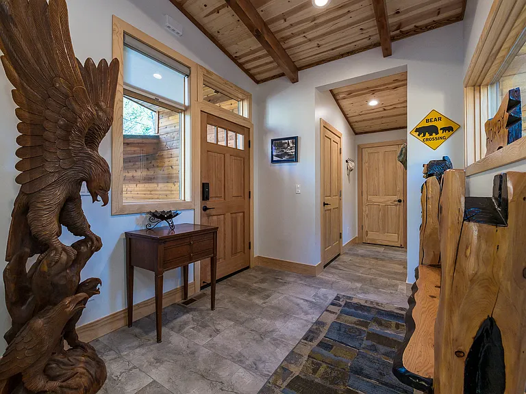 6235 Chamberland Dr — Photo 17
