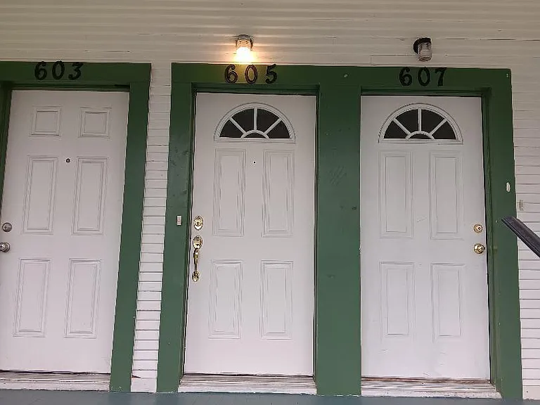603 E Grayson St #1 — Photo 2