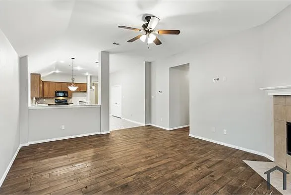 2109 Michelle Creek Dr — Photo 4
