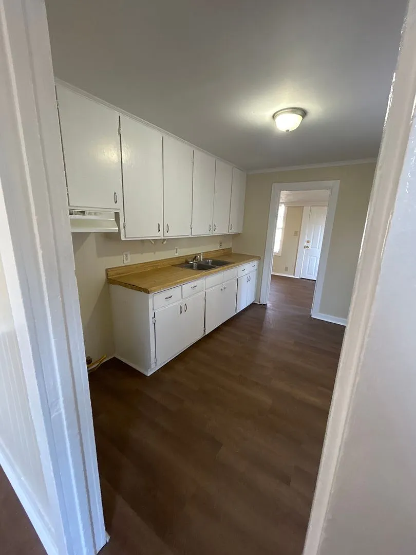 3 Bedroom home central air and heat — Photo 3