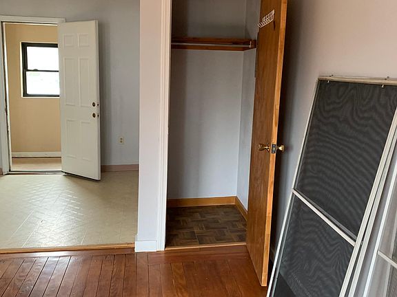 4th image of 2009 Smith St Unit D