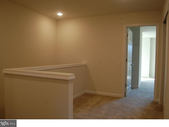 5th image of 76 Mulligan Ct