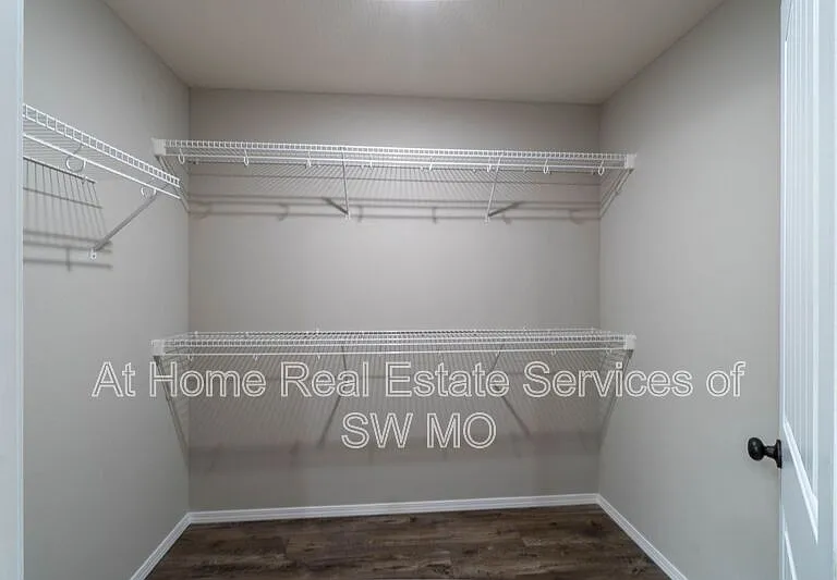 1810 S 15th Ave — Photo 11