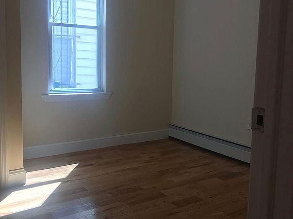 4th image of 2241 Quimby Ave #1