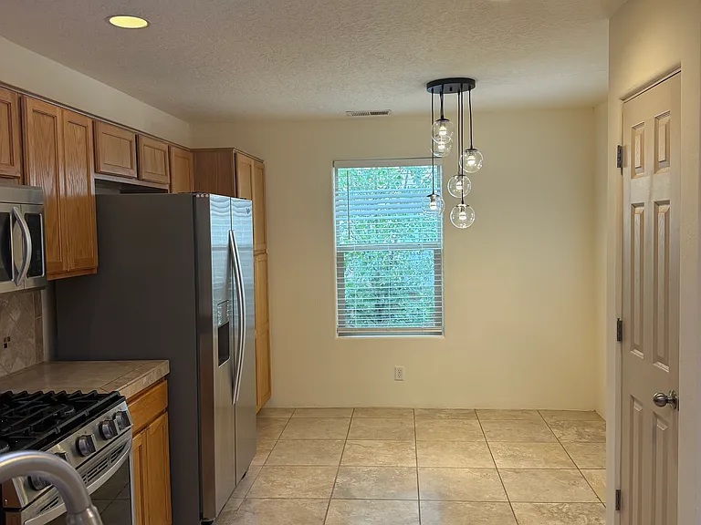 Eat in kitchen