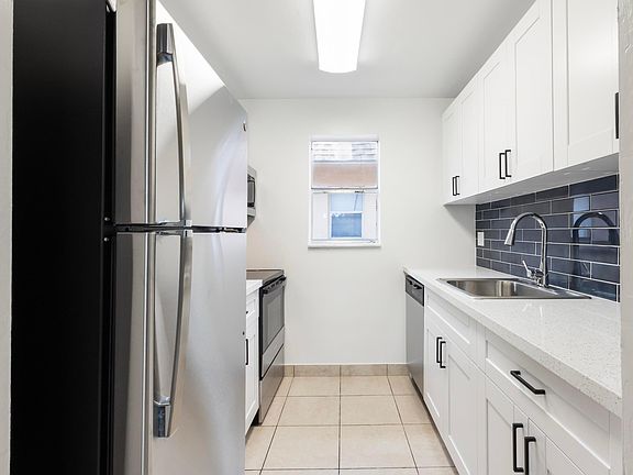 3rd image of 450 SW 2nd Avenue #2050