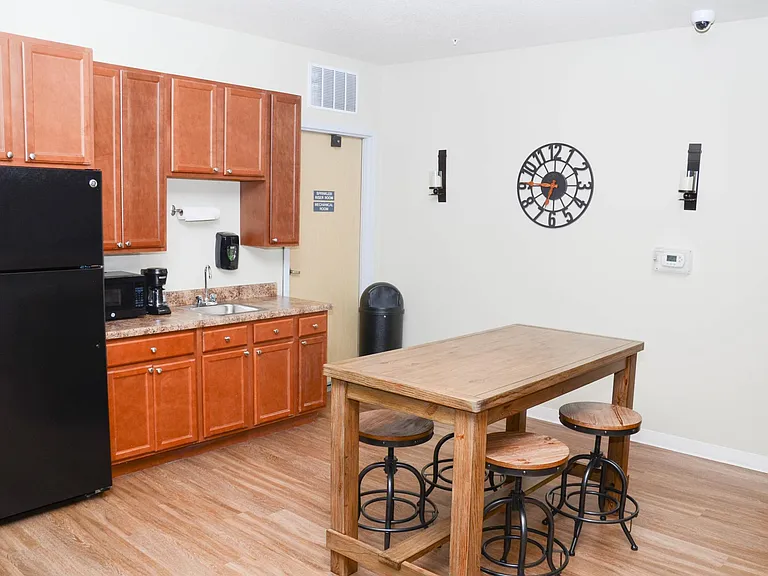 Willis Avenue Apartments — Photo 10