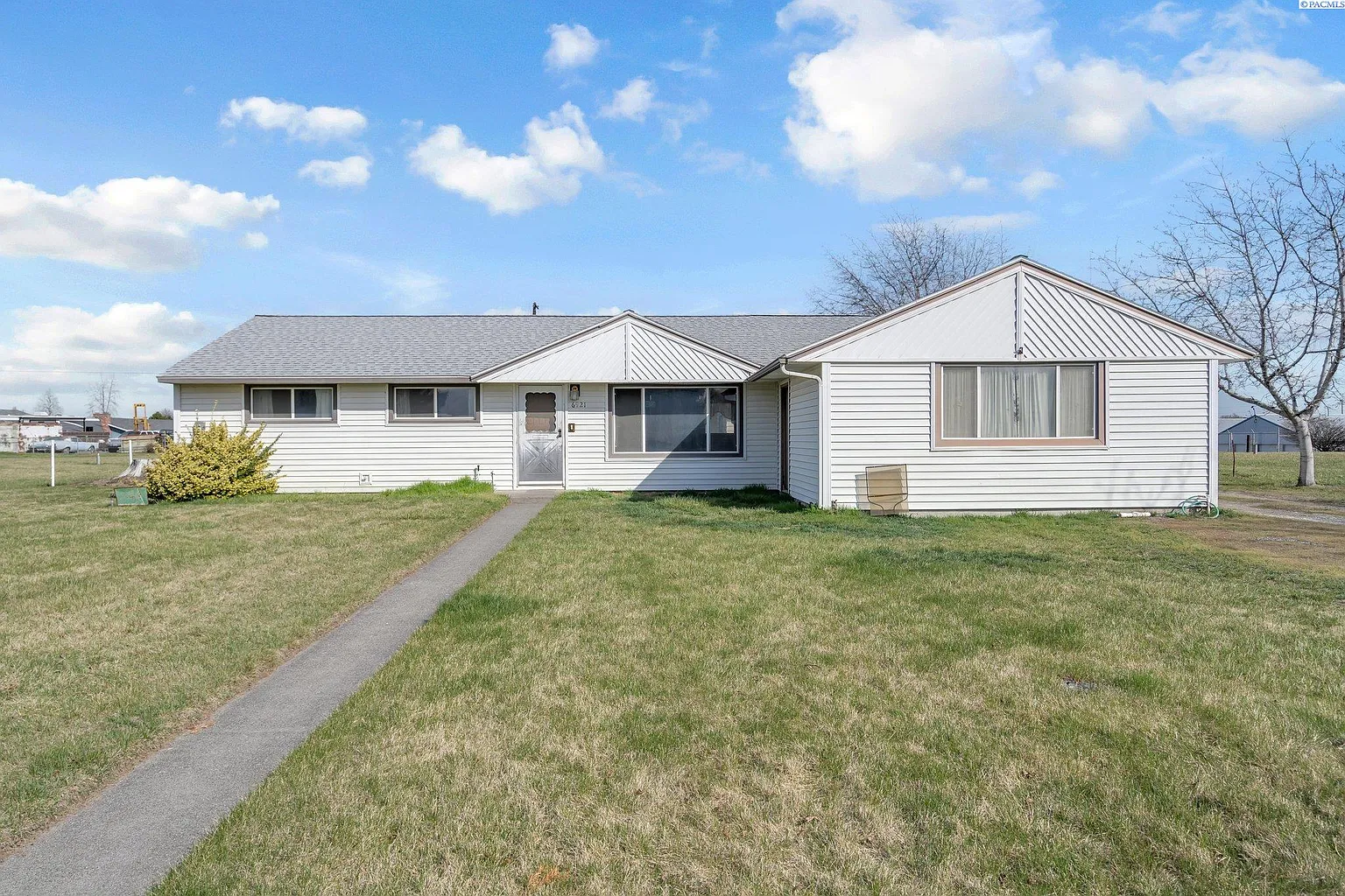 6921 W Marie St #119701083 photo 1
