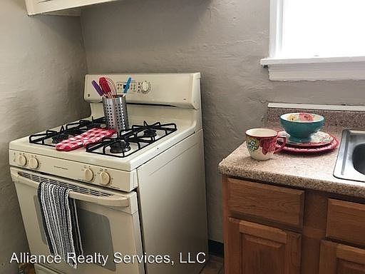 4th image of 5847 Saloma Ave