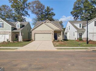 2208 Croghan Dr, Hampton, GA 30228
