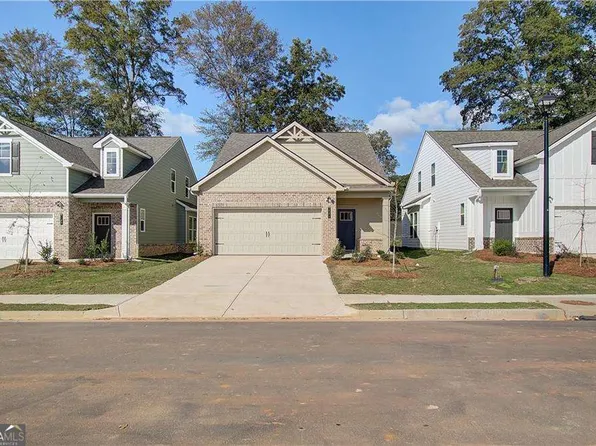 2208 Croghan Dr, Hampton, GA 30228