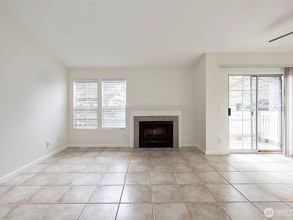 3rd image of 7603 Concord Lane NE #D-202