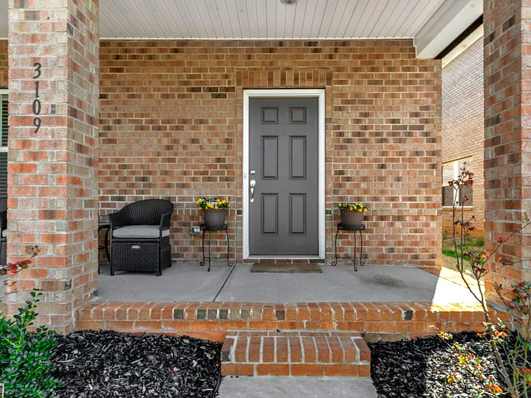 3109 Lisburn St — Photo 3