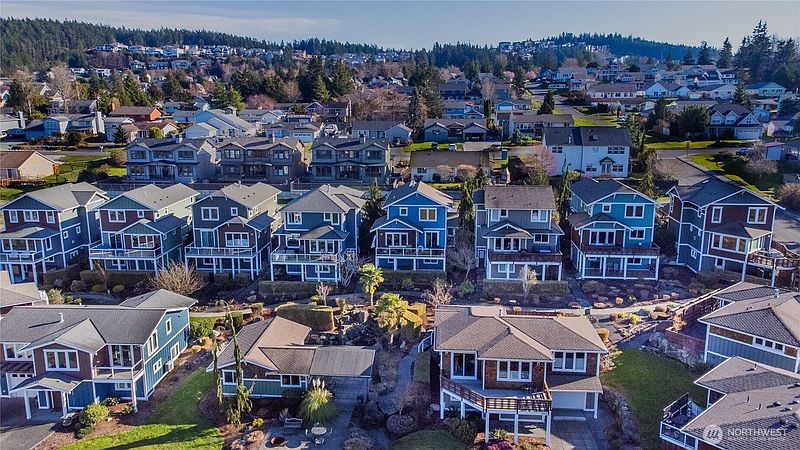 4th image of 3910 Isle Way