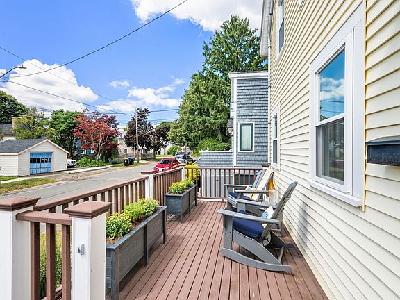 3rd image of 32 Crescent Ave
