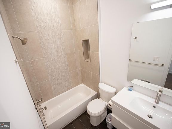5th image of 2639 W Jefferson St #2