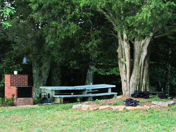 Entertainment!  Grill & Picnic Area