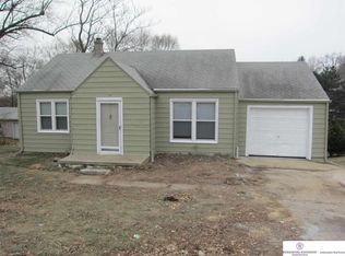 7521 Military Ave, Omaha, NE 68134