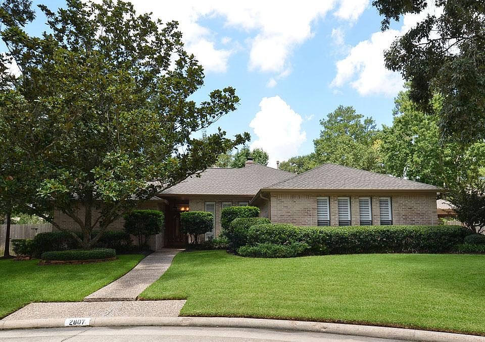 1st image of 2807 Eagle Creek Dr