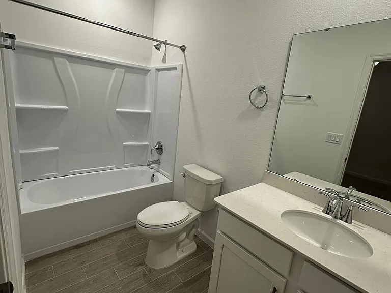 1502 Lachlan Cir — Photo 4
