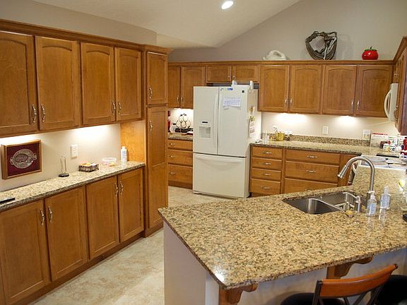 4th image of 1545 Bridgewater Way S