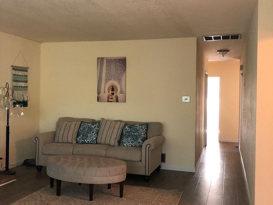 1st image of 522 8th Ave