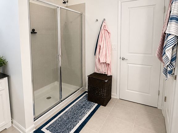 4th image of 750 Honeyrock St