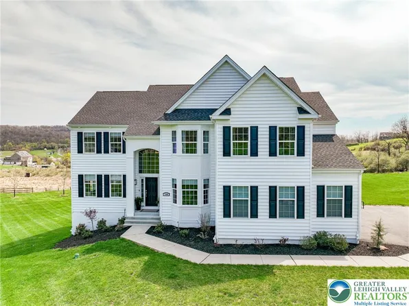 7300 Mount Vernon Dr, Zionsville, PA 18092