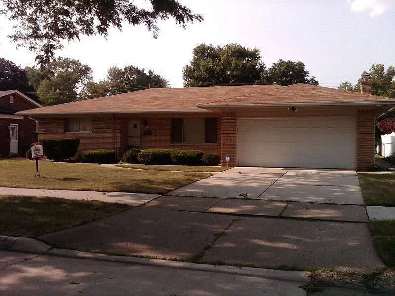 11169 Chippewa Dr photo 1