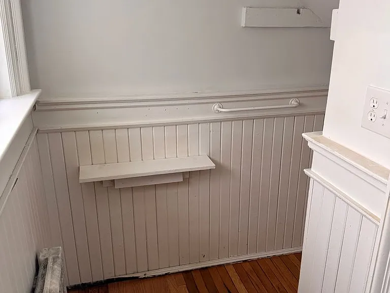 1308 Clay St — Photo 9