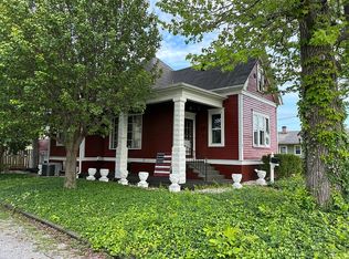 204 N Maple St, Christopher, IL 62822