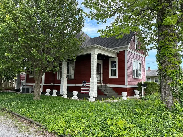 204 N Maple St, Christopher, IL 62822
