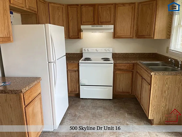 Skyline Apartments — Photo 34