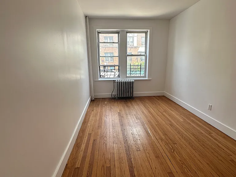 33-35 Storms Ave #3A — Photo 8