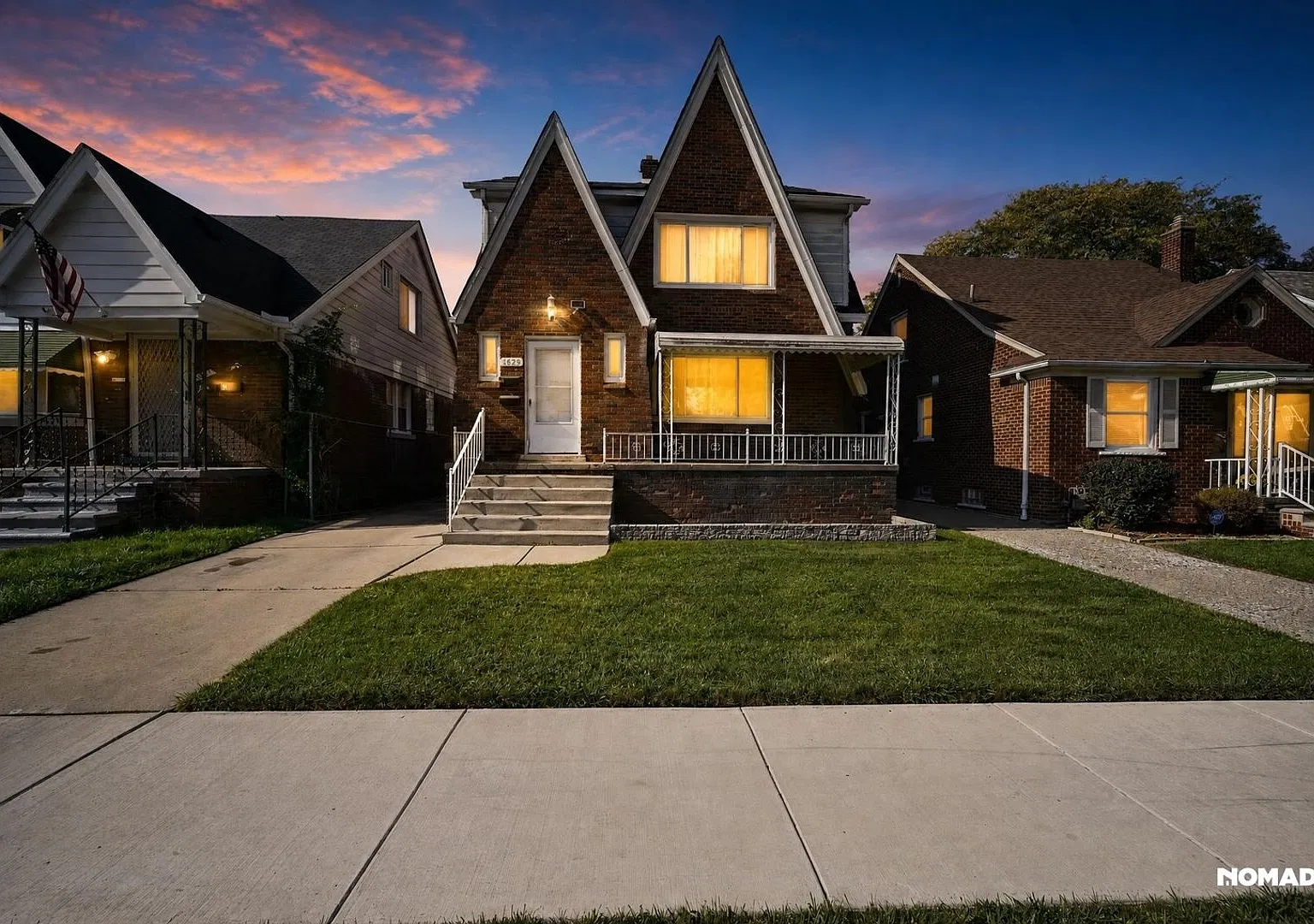 Charming 3BR Duplex in Detroit — Photo 1