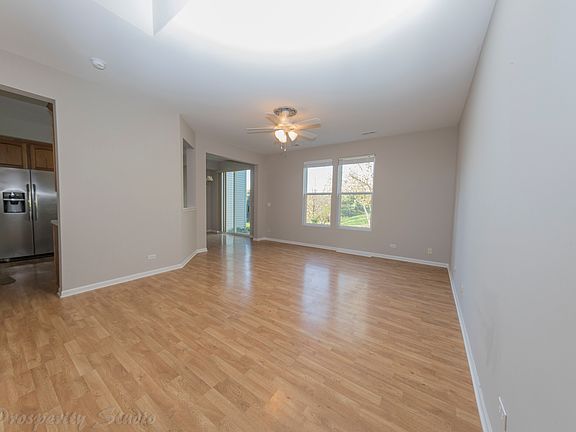 3rd image of 1074 Stamford Ct