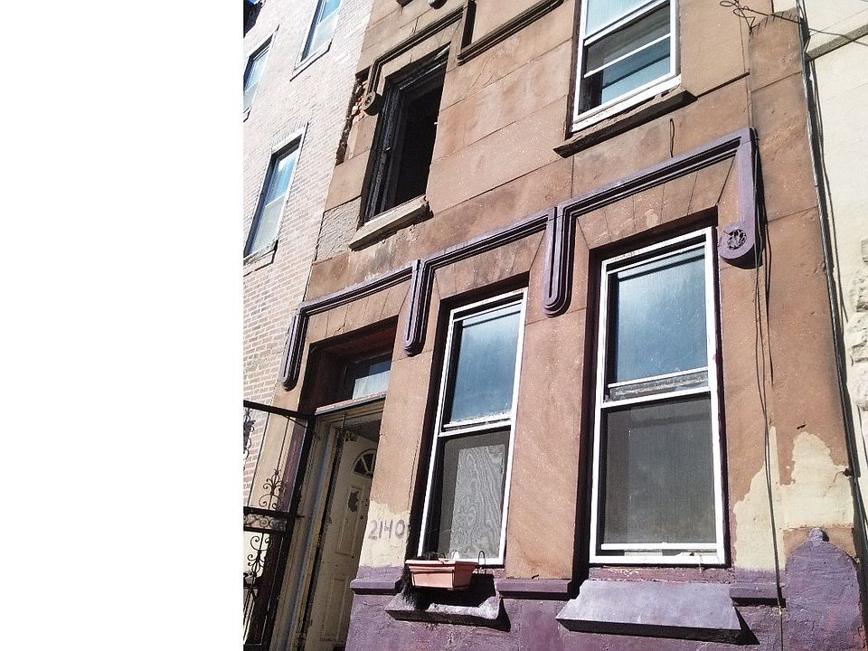 2nd image of 2140 N 18th St