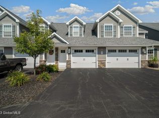 174 Paddock Cir, Schenectady, NY 12306