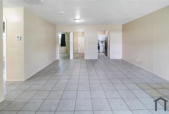 1750 SW 70th Way — Photo 2