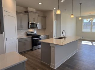 20754 W 188th Ter, Spring Hill, KS 66083